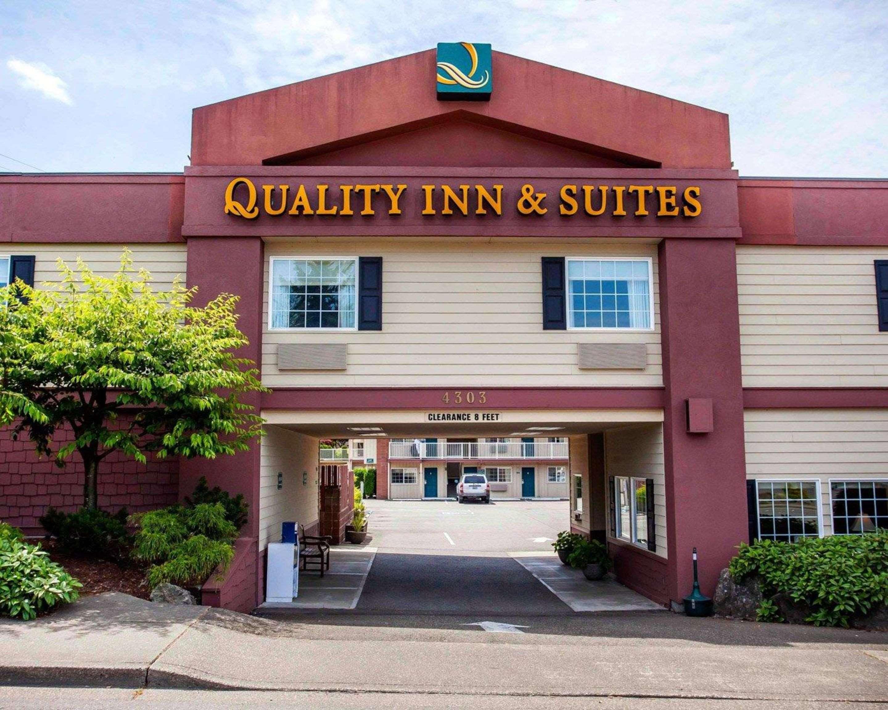 Quality Inn & Suites Bremerton Near Naval Shipyard Exterior foto